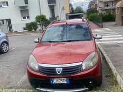 Rosso Usata 2011 Dacia Sandero Due volumi | 2500 € (Molto cara)