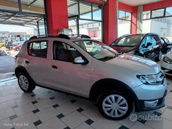 Argento Usata 2016 Dacia Sandero Lauréate Due volumi | 4800 € (Buon prezzo)