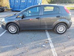 Grigio Usata 2017 Fiat Grande Punto Young Due volumi | 7600 € (Molto cara)