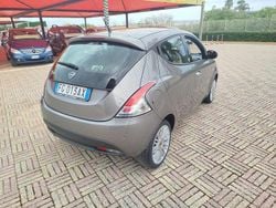 Grigio Usata 2015 Lancia Ypsilon Gold Due volumi | 5900 € (Buon prezzo)