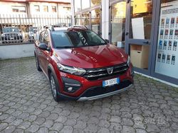Rosso Usata 2022 Dacia Sandero Essentiel Tre volumi | 11.800 € (Buon prezzo)