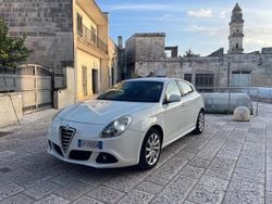Bianco Usata 2013 Alfa Romeo Giulietta Tre volumi | 7900 € (Buon prezzo)