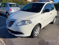 Bianco Usata 2011 Lancia Ypsilon S Due volumi | 4100 € (Ottimo prezzo)