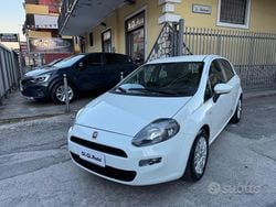Bianco Usata 2013 Fiat Punto Lounge Tre volumi | 5500 € (Buon prezzo)