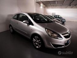 Grigio Usata 2006 Opel Corsa Club Tre volumi | 2500 € (Molto cara)