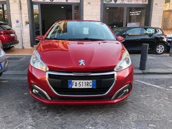 Rosso Usata 2015 Peugeot 208 Allure Due volumi | 6500 € (Buon prezzo)