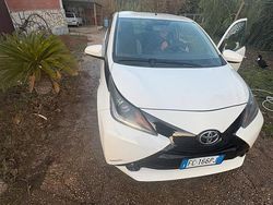 Bianco Usata 2016 Toyota Aygo Due volumi | 6200 € (Ottimo prezzo)
