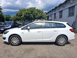 Bianco Usata 2015 Opel Astra Cosmo Station wagon | 3850 € (Buon prezzo)