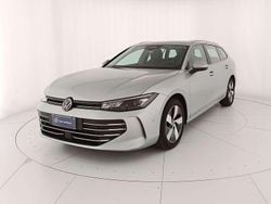 Dolomite silver metallizzato Usata 2024 VW Passat Business Station wagon | 34.100 € (Molto cara)