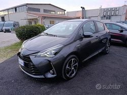 Grigio Usata 2019 Toyota Yaris Hybrid Style Tre volumi | 13.800 € (Buon prezzo)