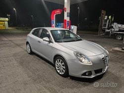 Usata 2014 Alfa Romeo Giulietta Distinctive Tre volumi | 4000 € (Buon prezzo)