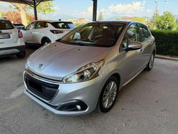 Argento Usata 2018 Peugeot 208 Allure Due volumi | 7990 € (Buon prezzo)