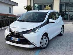 Bianco Usata 2017 Toyota Aygo X-wave Due volumi | 10.890 € (Buon prezzo)