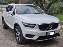 Bianco Usata 2019 Volvo XC40 Momentum SUV | 23.500 € (Buon prezzo)