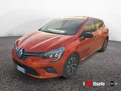 Arancione Usata 2023 Renault Clio V Intens Due volumi | 15.900 € (Buon prezzo)