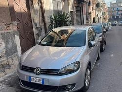 Grigio Usata 2012 VW Golf VII Comfortline Tre volumi | 3900 € (Ottimo prezzo)