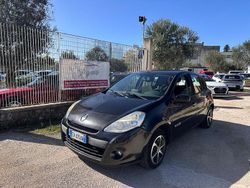 Nero Usata 2010 Renault Clio II Tre volumi | 3250 € (Buon prezzo)