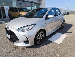 Grigio Usata 2021 Toyota Yaris Hybrid Trend Tre volumi | 16.500 € (Buon prezzo)
