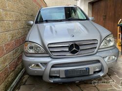 Grigio Usata 2005 Mercedes ML270 SUV | 5000 € (Buon prezzo)