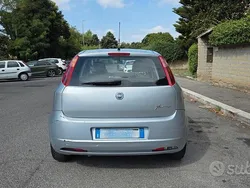 Usata 2009 Fiat Grande Punto Due volumi | 2500 € (Buon prezzo)