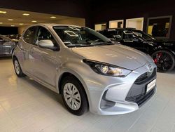 Argento Usata 2025 Toyota Yaris Hybrid Active Tre volumi | 17.900 € (Super prezzo)