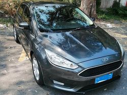 Grigio Usata 2016 Ford Focus Tre volumi | 12.500 € (Molto cara)