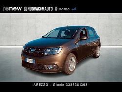 Oro Usata 2019 Dacia Sandero Comfort Tre volumi | 8900 € (Buon prezzo)