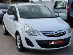 Bianco Usata 2012 Opel Corsa Tre volumi | 4990 € (Cara)