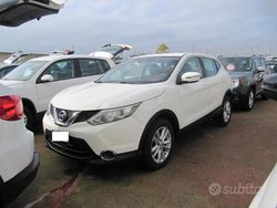 Bianco Usata 2015 Nissan Qashqai Acenta SUV | 9950 € (Buon prezzo)