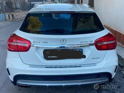 Bianco Usata 2014 Mercedes GLA45 AMG AMG SUV | 20.700 € (Cara)