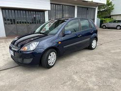 Blu Usata 2006 Ford Fiesta Ghia Due volumi | 2990 € (Cara)