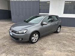 Grigio Usata 2010 VW Golf VI Due volumi | 4999 € (Buon prezzo)