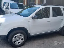 Bianco Usata 2012 Dacia Duster Lauréate SUV | 4200 € (Super prezzo)