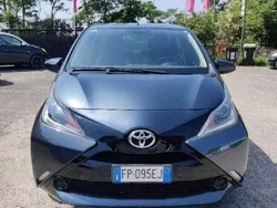 Grigio scuro metallizzato Usata 2018 Toyota Aygo Business Edition Due volumi | 11.300 € (Buon prezzo)