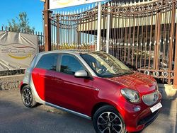 Rosso Usata 2015 Smart ForFour Passion Due volumi | 9300 € (Cara)
