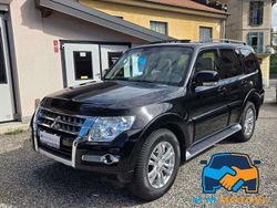 Nero Usata 2015 Mitsubishi Pajero Instyle SUV | 34.990 € (Cara)