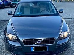 Grigio Usata 2004 Volvo S40 Momentum Tre volumi | 4000 € (Buon prezzo)