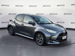 Grigio Usata 2023 Toyota Yaris Hybrid Trend Tre volumi | 16.900 € (Buon prezzo)