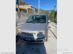 Grigio Usata 2011 Fiat Panda Emotion Tre volumi | 5250 € (Buon prezzo)
