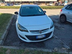 Bianco Usata 2015 Opel Astra Cosmo Tre volumi | 6200 € (Ottimo prezzo)