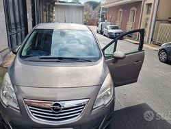 Usata 2011 Opel Meriva Monovolume | 2300 € (Super prezzo)