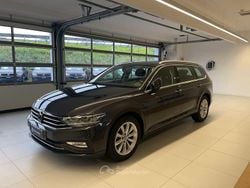 Grigio Usata 2023 VW Passat Business Station wagon | 25.390 € (Super prezzo)