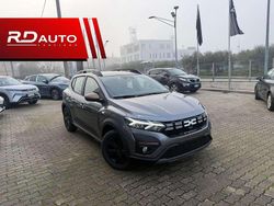 Grigio Nuova 2025 Dacia Sandero Extreme Tre volumi | 17.990 € (Buon prezzo)