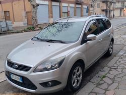 Grigio Usata 2009 Ford Focus Station wagon | 2500 € (Buon prezzo)