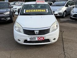 Bianco Usata 2010 Dacia Sandero Tre volumi | 3250 € (Cara)