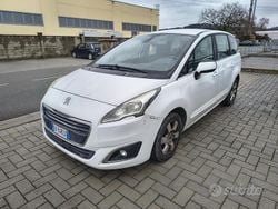 Bianco Usata 2014 Peugeot 5008 Monovolume | 3990 € (Super prezzo)
