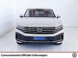 Sechura beige Usata 2024 VW Touareg Elegance SUV | 59.800 € (Buon prezzo)