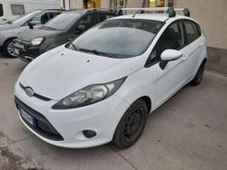Bianco Usata 2009 Ford Fiesta Titanium Tre volumi | 2500 € (Buon prezzo)
