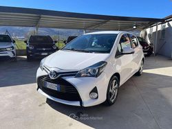Bianco Usata 2016 Toyota Yaris Hybrid Style Tre volumi | 9800 € (Buon prezzo)