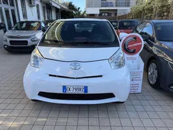 Toyota iQ
